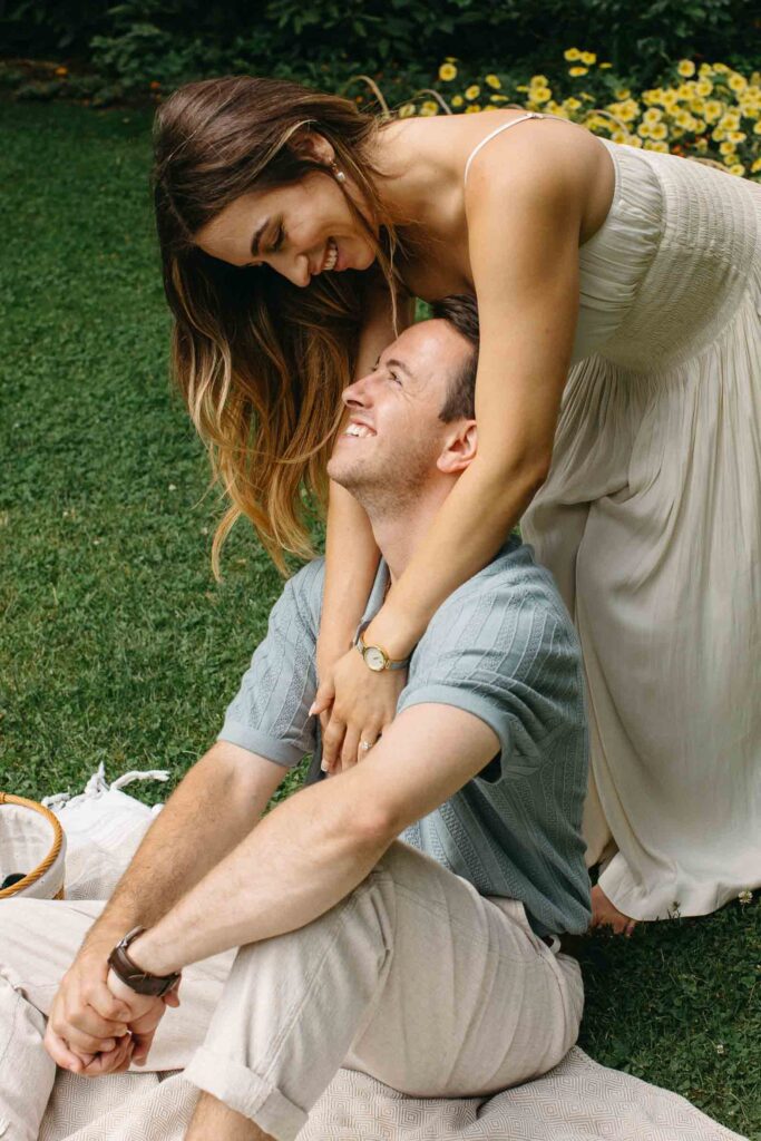 Spring engagement photo outfit inspiration